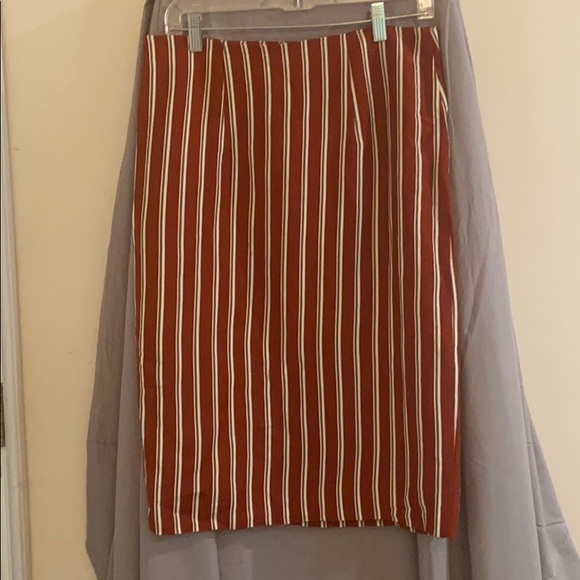 Ann Taylor faux wrap skirt - Picture 4 of 6